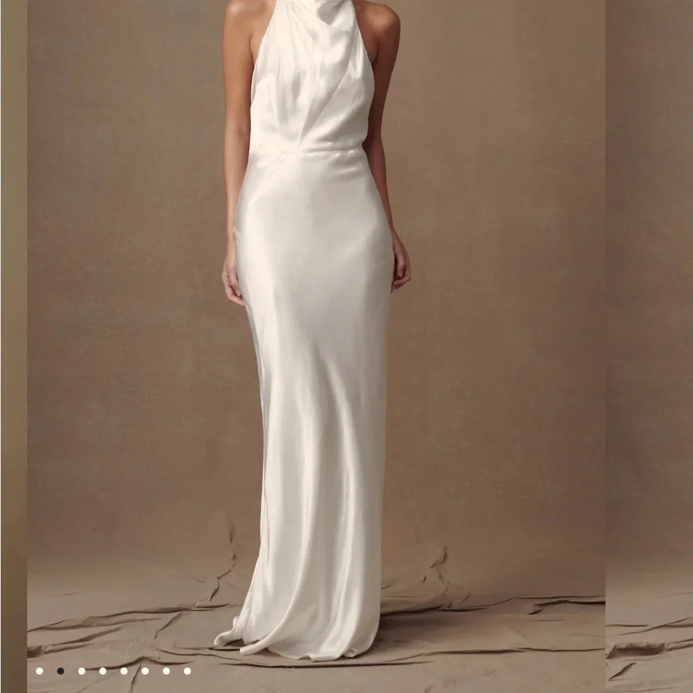 Elegant White Meshki Halter Neck Dress - Picture 1 of 6